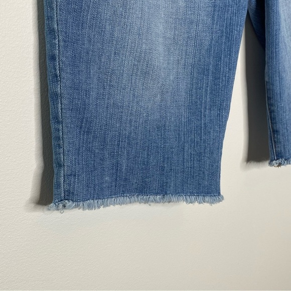 Old Navy The Sweetheart Bermuda Shorts - Picture 5 of 8